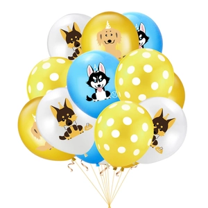 Vue détaillée des ballons de fête chien de 12 pouces avec empreintes et motifs de chiens