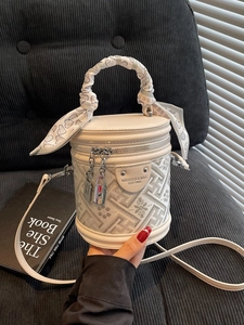 Sac Seau Cylindrique en Cuir PU pour Femmes Avec Motif Géométrique Poignée Enveloppée de Foulard Sac à Main Bandoulière