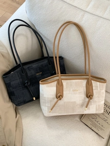 Stylish large capacity tote bag with geometric texture and leather trim shoulder strap