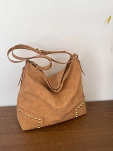 Borsa Hobo Vintage da Donna Grande Capacità in Pelle PU Opaca Borsa a Spalla Decorata con Borchie Borsa Tote a Tracolla Pendolare alla Moda Tinta Unita