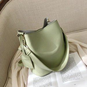 Sac Seau Femme Minimaliste en Cuir PU Avec Pochette Large Bandoulière Sac à Main Grande Capacité Couleur Unie Sac à Épaule Mode