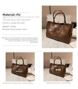 Comparaison de taille d'un grand sac cabas tressé marron montrant les dimensions