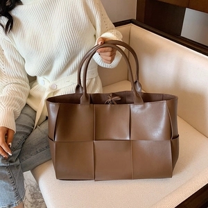 Sac Cabas Tissé Grande Capacité pour Femmes Sac à Épaule en Cuir PU Minimaliste Sac à Main Mode Souple avec Double Poignée