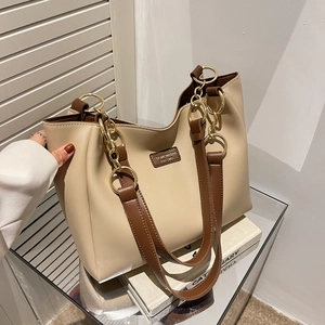 Women Large Capacity PU Leather Tote Bag Fashion Print Handbag With Metal Chain Shoulder Strap Casual Commuting Bag