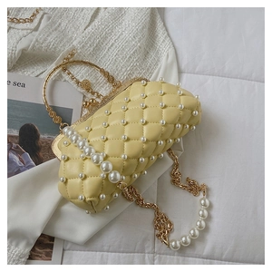 Sac de soirée jaune avec perles, poignée en anneau doré et bandoulière en chaîne