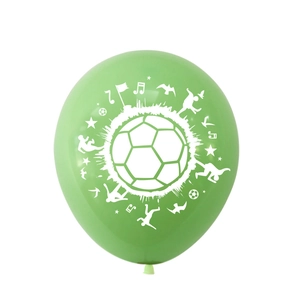 Ballon de foot vert en latex avec silhouettes de sport pour décor de fête de garçon