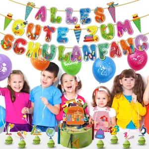 Décoration fête Schulanfang avec guirlande colorée ballons et cake toppers