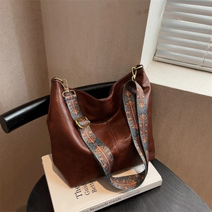 Borsa tote vintage in pelle PU marrone con ampia tracolla in tessuto geometrico