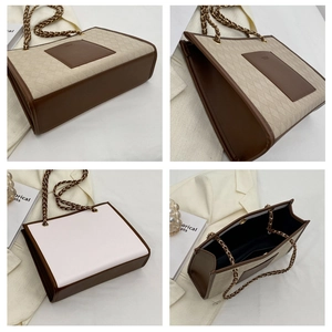 Vue détaillée du sac cabas patchwork rétro avec poches en cuir et bandoulières