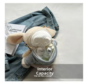 Capacité intérieure du sac lapin en peluche avec rangement pour parfum et écouteurs