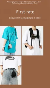 Mini mochilas para monedas en plata, camuflaje y negro en modelo como referencia de talla