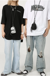Détails des pendentifs mini sacs à dos noir et blanc avec cordons tressés au cou