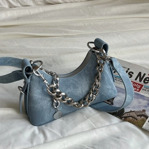 Sac Sous le Bras en Denim pour Femmes Sac Croissant Mode Minimaliste Sac à Épaule Décontracté Avec Chaîne en Métal Rétro