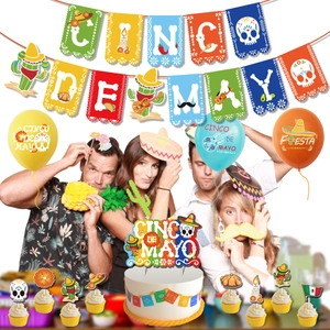 Deko-Set zum Cinco de Mayo mit bunten Bannern, festlichen Ballons und Tortenaufsätzen