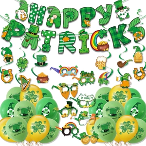 Festliches St. Patrick's Day Party-Set mit Kleeblatt-Banner, Ballons und grünen Brillen
