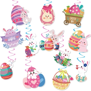 Décorations de Pâques suspendues avec lapins mignons, œufs colorés et paniers de fête