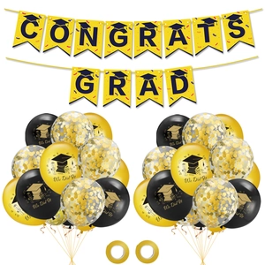 Kit déco remise de diplôme 2026 avec bannière Congrats Grad et ballons noirs et or