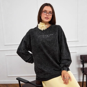Oversized washed grey long sleeve t-shirt with white letter print and round neck
