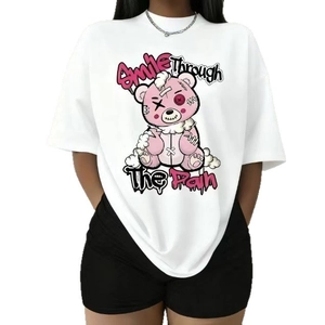 T-shirt bianca oversize in cotone con stampa orsetto rosa e scritta Smile through pain