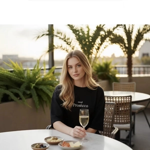 T-shirt noir en coton avec imprimé mood Prosecco blanc, style décontracté et élégant