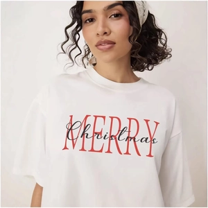 T-shirt femme en coton blanc avec imprimé MERRY Christmas rouge et noir sur la poitrine