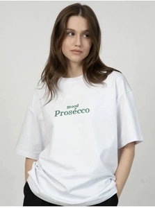 Détail d'un t-shirt blanc en coton avec motif mood Prosecco vert et col rond classique