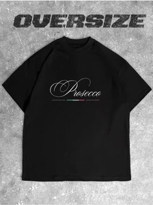 T-shirt nera oversize in cotone con scritta Prosecco e dettaglio della bandiera italiana