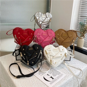 Borsa a Tracolla alla Moda a Forma di Cuore Stile Giacca da Moto per Donna in Pelle PU Punk Rivetti Cerniera Borsa a Mano