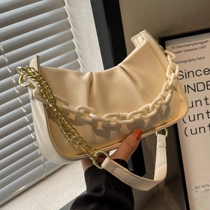 Women Fashion Ruched Cloud Tote Bag Minimalist PU Leather Underarm Bag With Acrylic Chain Strap Crossbody Shoulder Bag