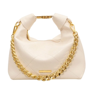 Sac sous le bras beige matelassé avec chaîne dorée et poignée pour femme