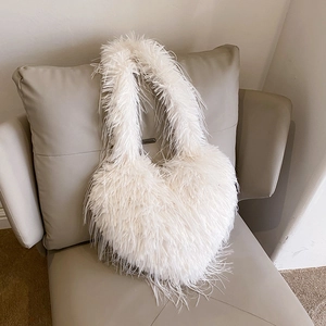Faux Fur Heart Shaped Shoulder Bag For Women Plush Large Capacity Crossbody Bag Autumn Winter Fashion Soft Furry Handbag