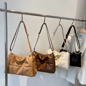 Sac Cabas Matelassé pour Femme Grande Capacité Sac à Bandoulière Rembourré Carré Brodé Sac à Main Décontracté pour le Travail Quotidien