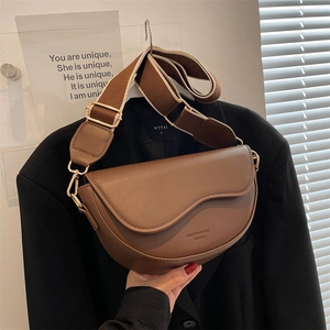 Vintage PU Leather Saddle Bag For Women With Wave Flap Design And Removable Wide Woven Strap Retro Crossbody Bag