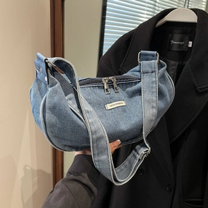 Sac à épaule en jean grande capacité pour femme avec forme de croissant élégante