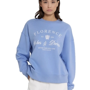 Relaxed light blue letter print sweatshirt with long sleeves and crew neck design