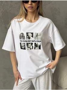 Détail d'un t-shirt blanc surdimensionné avec portraits d'enfants vintage et texte en russe