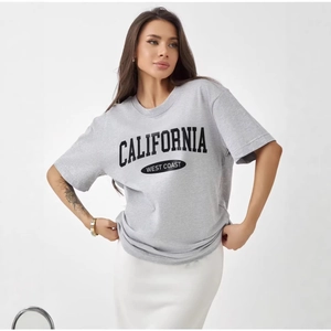 Χαλαρό γκρι βαμβακερό t-shirt με γραφικό California West Coast στο μπροστινό μέρος