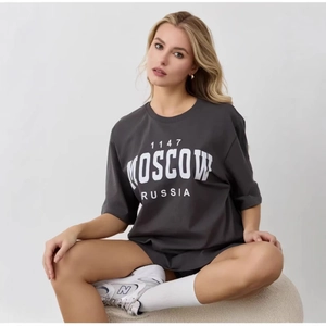 T-shirt en coton gris foncé avec imprimé Moscou Russie, coupe décontractée style streetwear