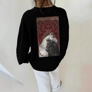Chic 100% cotton long-sleeved black sweatshirt with artistic horse print on the back