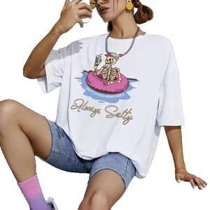 T-shirt blanc en coton avec imprimé squelette vintage et style décontracté coupe large