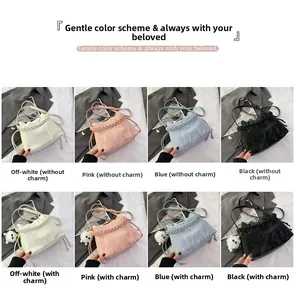 Détails des sacs seaux élégants en crème, rose, bleu et noir avec poignées tressées