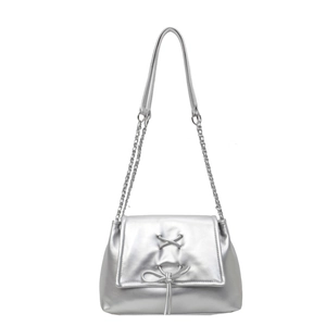 Borsa a tracolla argento chic con fiocco e catena per donna stile moderno