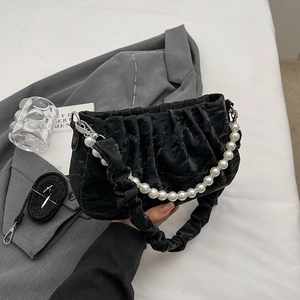 Sac à main plissé noir de style français avec poignée en perles et bandoulière
