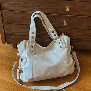 Fashion Large Capacity PU Leather Tote Bag For Women Minimalist Rivet Decor Handbag With Adjustable Strap Daily Shoulder Bag