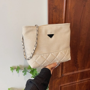 Fashion PU Leather Diamond Lattice Crossbody Bag With Chain Strap Triangle Logo Quilted Shoulder Bag For Women Daily Use
