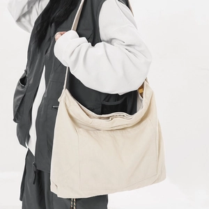 Grande borsa a tracolla retrò in tela beige per pendolari quotidiani e stile casual