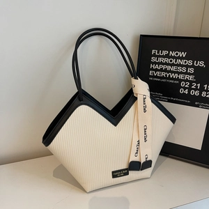 Large Capacity Women Tote Bag Urban Simple PU Leather Vertical Pleated Texture V Opening Commuter Shoulder Bag Handbag