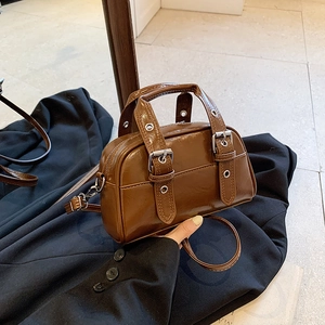 Sac Boston Vintage en Cuir PU Brillant Femmes Mode Petit Sac à Épaule Carré Décontracté Sac Bandoulière Avec Sangle