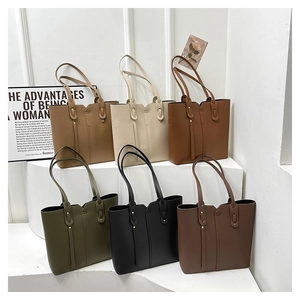Sacs cabas minimalistes en similicuir en six coloris d'automne avec coutures décoratives