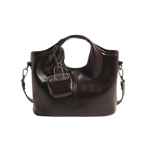 Borsa a mano retrò marrone con manico e mini ciondolo coordinato, borsa a tracolla moda